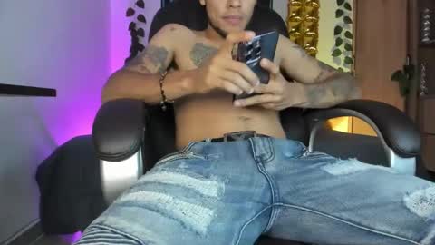 Snapshot of mikee_scooth chatting on 12-04-24, 12:52 mikee_scooth online show from 12-04-24, 12:52