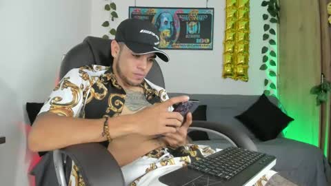 Snapshot of mikee_scooth chatting on 12-16-24, 12:49 mikee_scooth online show from 12-16-24, 12:49