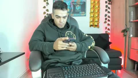 Snapshot of mikee_scooth chatting on 12-28-24, 01:28 mikee_scooth online show from 12-28-24, 01:28