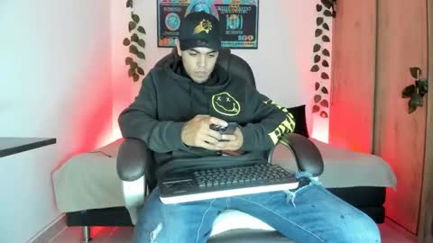 Snapshot of mikee_scooth chatting on 03-03-25, 03:19 mikee_scooth online show from 03-03-25, 03:19