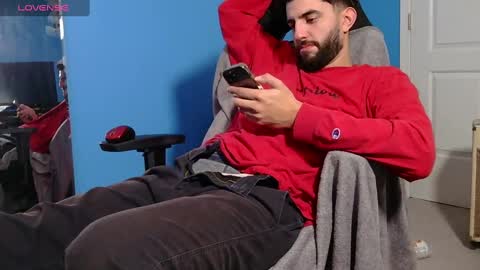 Snapshot of mikehawk1589 chatting on 01-07-25, 05:54 mikehawk1589 online show from 01-07-25, 05:54