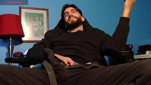 Snapshot of mikehawk1589 chatting on 01-08-25, 05:27 mikehawk1589 online show from 01-08-25, 05:27