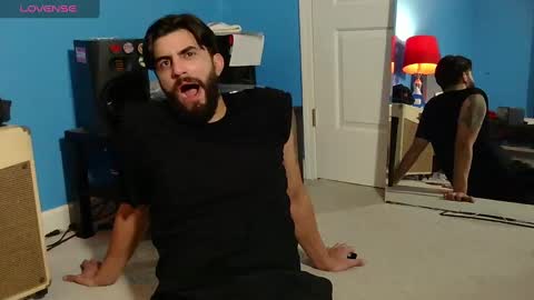 Snapshot of mikehawk1589 chatting on 02-05-25, 08:11 mikehawk1589 online show from 02-05-25, 08:11