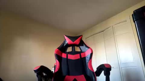 Snapshot of mikeiron126150 chatting on 10-19-25, 09:37 mikeiron126150 online show from 10-19-25, 09:37