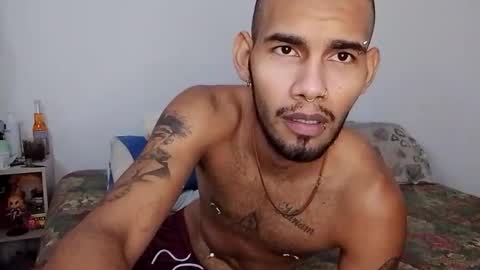 Snapshot of mikeking_leandroking chatting on 12-17-25, 05:52 mikeking_leandroking online show from 12-17-25, 05:52