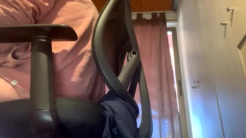 Snapshot of miker1239 chatting on 10-02-25, 03:52 miker1239 online show from 10-02-25, 03:52