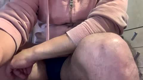 Snapshot of miker1239 chatting on 10-13-25, 04:07 miker1239 online show from 10-13-25, 04:07