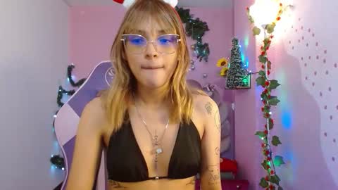 Mikka 3 online show from 11-28-25, 01:14