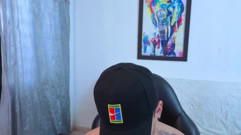 MIKKE online show from 11-24-25, 01:33