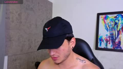 Snapshot of mikke_love chatting on 06-09-26, 01:23 MIKKE online show from 06-09-26, 01:23