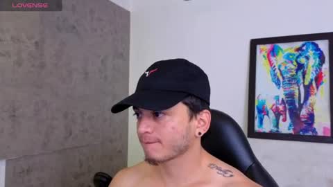 Snapshot of mikke_love chatting on 06-10-26, 01:21 MIKKE online show from 06-10-26, 01:21