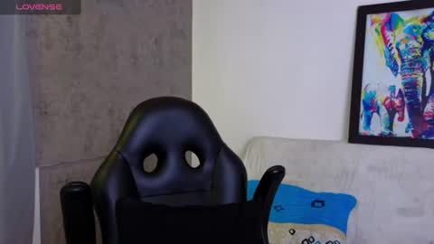 Snapshot of mikke_love chatting on 06-13-26, 01:31 MIKKE online show from 06-13-26, 01:31