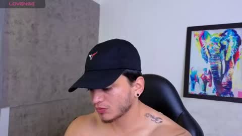 Snapshot of mikke_love chatting on 06-17-26, 01:56 MIKKE online show from 06-17-26, 01:56