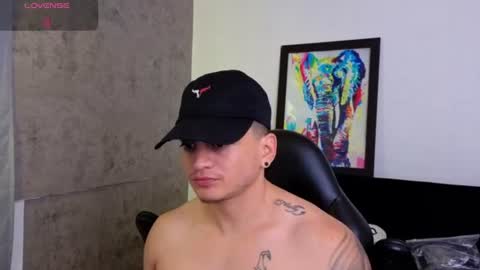 Snapshot of mikke_love chatting on 06-21-26, 02:52 MIKKE online show from 06-21-26, 02:52