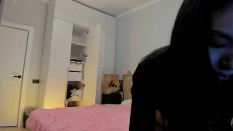 miko_moonn online show from 10-12-25, 04:00