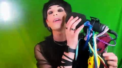 Snapshot of mikylezra chatting on 09-14-25, 11:09 mikylezra online show from 09-14-25, 11:09