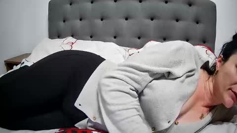 Mikyloveu online show from 02-21-25, 07:43