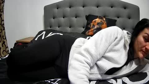 Mikyloveu online show from 03-10-25, 06:01