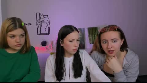 Snapshot of mila_glow chatting on 09-16-25, 09:10 mila_glow online show from 09-16-25, 09:10