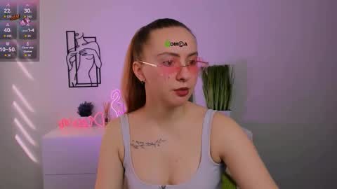 Snapshot of mila_glow chatting on 09-17-25, 09:11 mila_glow online show from 09-17-25, 09:11