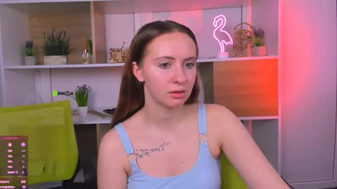 Snapshot of mila_glow chatting on 09-21-25, 01:35 mila_glow online show from 09-21-25, 01:35