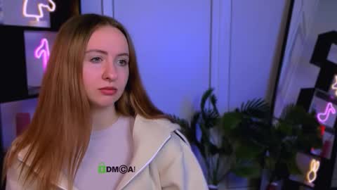 Snapshot of mila_glow chatting on 09-28-25, 08:42 mila_glow online show from 09-28-25, 08:42