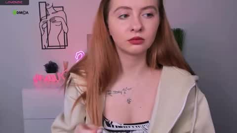 Snapshot of mila_glow chatting on 10-09-25, 08:56 mila_glow online show from 10-09-25, 08:56