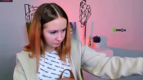 Snapshot of mila_glow chatting on 10-18-25, 07:14 mila_glow online show from 10-18-25, 07:14