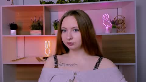 Snapshot of mila_glow chatting on 11-11-25, 12:27 mila_glow online show from 11-11-25, 12:27