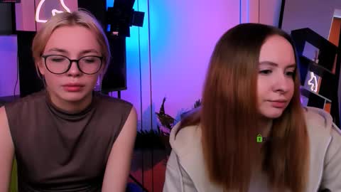 Snapshot of mila_glow chatting on 11-18-25, 12:09 mila_glow online show from 11-18-25, 12:09