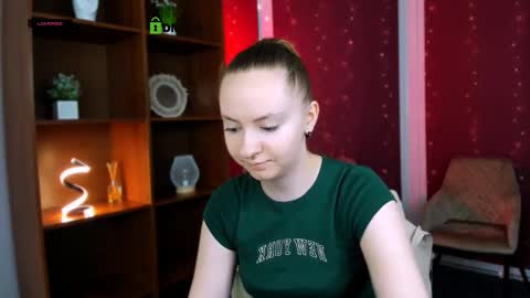 Snapshot of mila_glow chatting on 12-02-25, 06:19 mila_glow online show from 12-02-25, 06:19