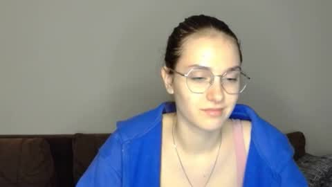 Snapshot of mila_keyy chatting on 09-08-25, 10:20 mila_keyy online show from 09-08-25, 10:20