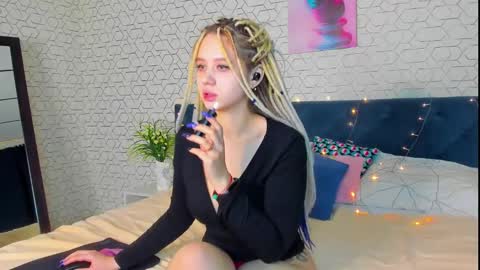 mila_kinor online show from 01-05-25, 10:43