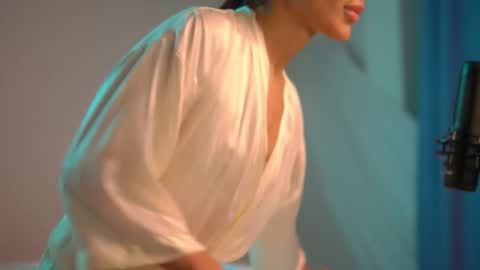 mila may  online show from 09-19-25, 10:21