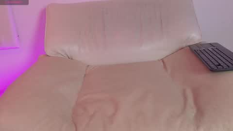 Mila  Max online show from 10-26-25, 12:49