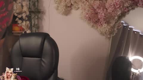 Snapshot of mila_snoow chatting on 11-01-25, 11:56 M I L A online show from 11-01-25, 11:56