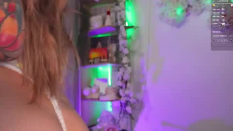 Snapshot of mila_snoow chatting on 11-19-25, 06:30 M I L A online show from 11-19-25, 06:30