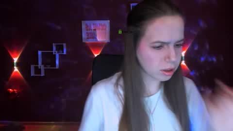 Snapshot of mila_sun__ chatting on 02-25-26, 08:35 mila_sun__ online show from 02-25-26, 08:35