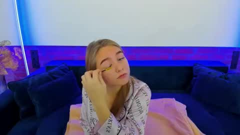 Milla online show from 11-18-25, 06:40