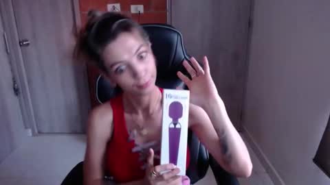 milacoxx8819 online show from 02-01-25, 03:18