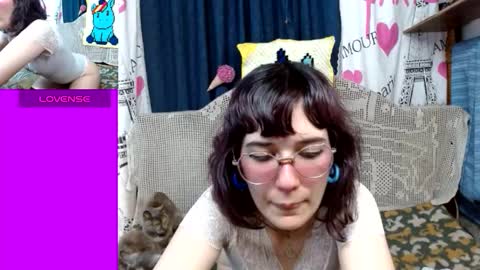 Mila-Lunala online show from 09-18-25, 06:32
