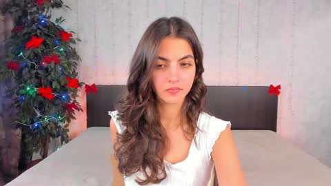 Snapshot of milana_crystal_ chatting on 12-24-24, 08:11 Milana online show from 12-24-24, 08:11
