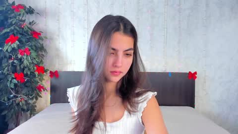 Snapshot of milana_crystal_ chatting on 01-04-25, 08:17 Milana online show from 01-04-25, 08:17