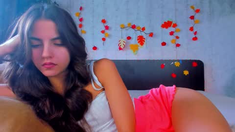 Snapshot of milana_crystal_ chatting on 10-28-25, 08:07 Milana online show from 10-28-25, 08:07