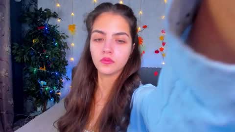 Snapshot of milana_crystal_ chatting on 11-18-25, 08:08 Milana online show from 11-18-25, 08:08