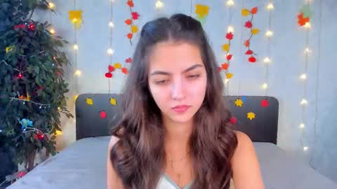 Snapshot of milana_crystal_ chatting on 11-23-25, 08:14 Milana online show from 11-23-25, 08:14