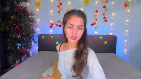 Snapshot of milana_crystal_ chatting on 11-25-25, 01:55 Milana online show from 11-25-25, 01:55
