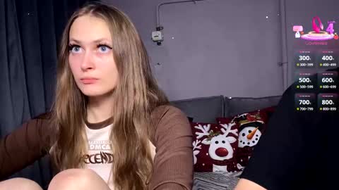 Snapshot of milana_sexwife chatting on 12-22-25, 04:04 Dan and Milana online show from 12-22-25, 04:04