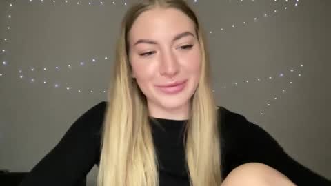 Milana online show from 12-30-24, 07:21