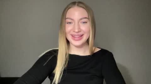 Milana online show from 01-19-25, 02:59